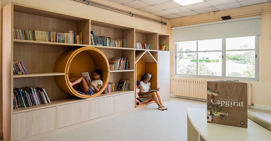 Biblioteca de l'escola Ginebró, de Llinars del Vallès